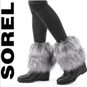 Lightly used Sorel imitation rabbit fur booties!!! Original price $299